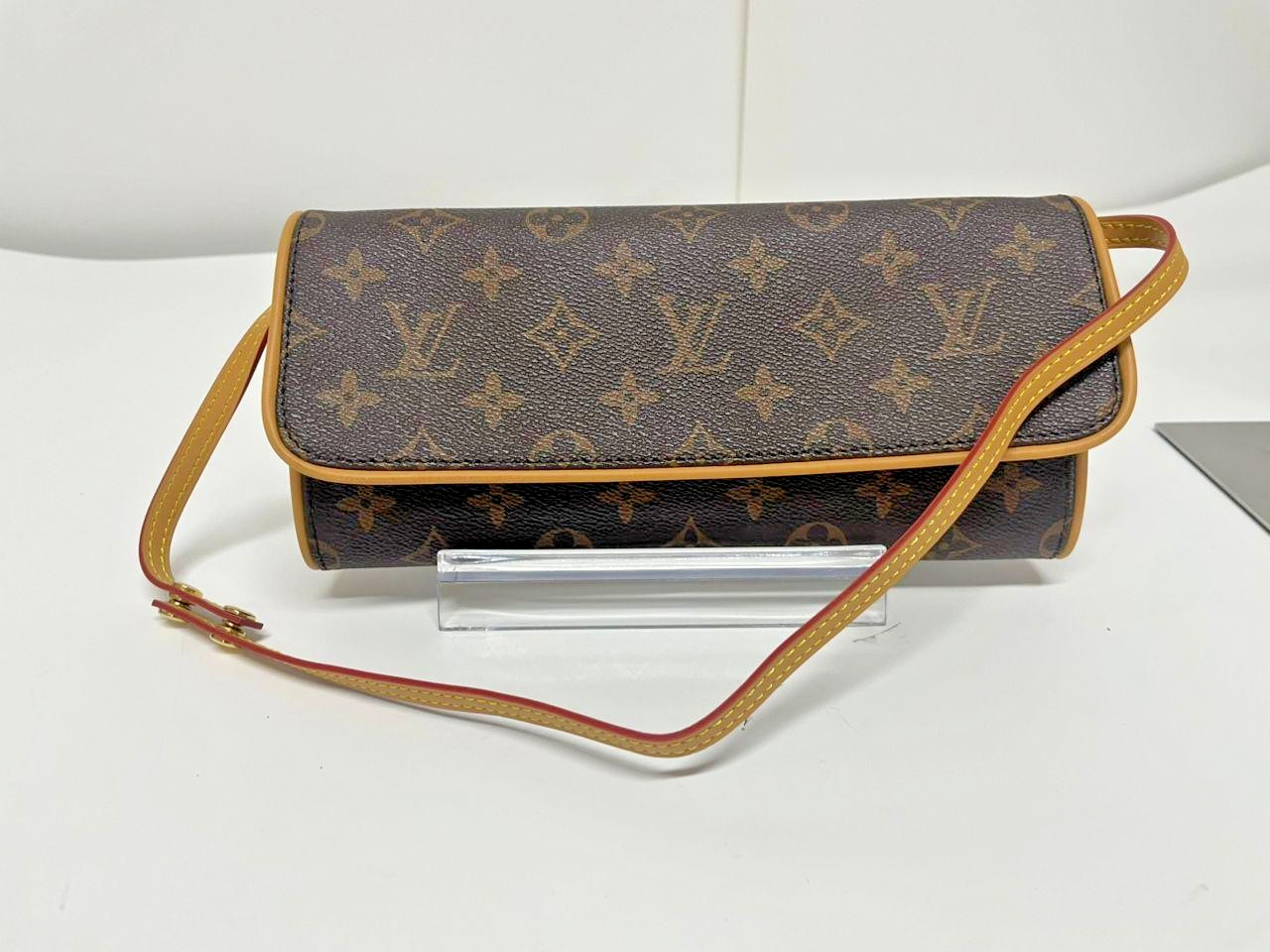 Authentic Louis Vuitton Pochette Twin PM Handbag Clutch
