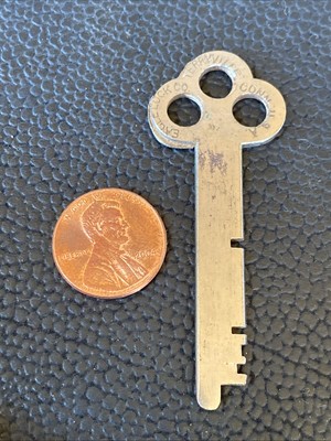 Vtg Antique Eagle Lock Key, Terryville Flat Skeleton No. 14UD13 3 Hole Handle