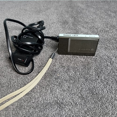 Fujifilm Finepix Z100 8.0MP Digital Camera - Grey Untested No Battery - Picture 1 of 7