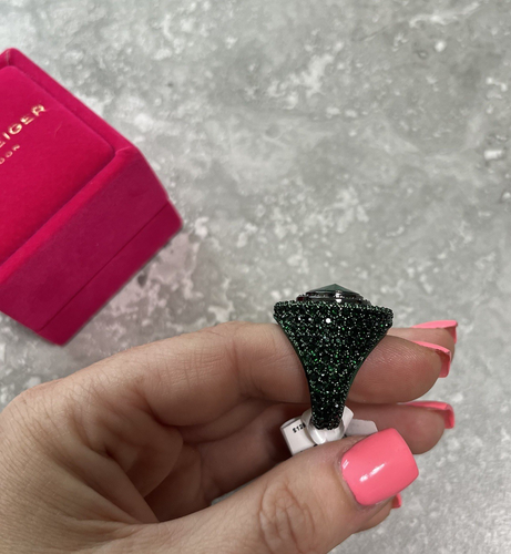 Anillo de cóctel Kurt Geiger piedra pavé Octavia declaración verde esmeralda nuevo 7 - Imagen 11 de 15