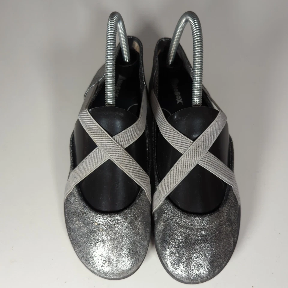 Correa cruzada elástica NoSoX Prima Mary Janes talla 7 peltre cuero plateado Foto 2 de 4