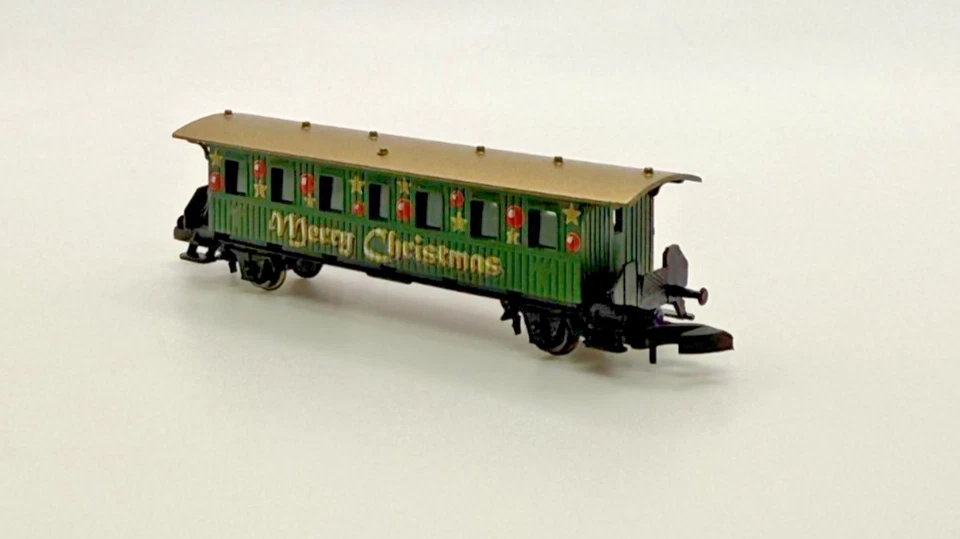 Z Scale Marklin 82151 Christmas Passenger Car With Original Box - Image 4 of 4