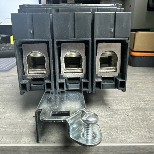 Square D JDA36250U33XSD (Nuovo) Interruttore, 3 Poli, 250A, 600V~, 50/60Hz - Foto 3 di 7