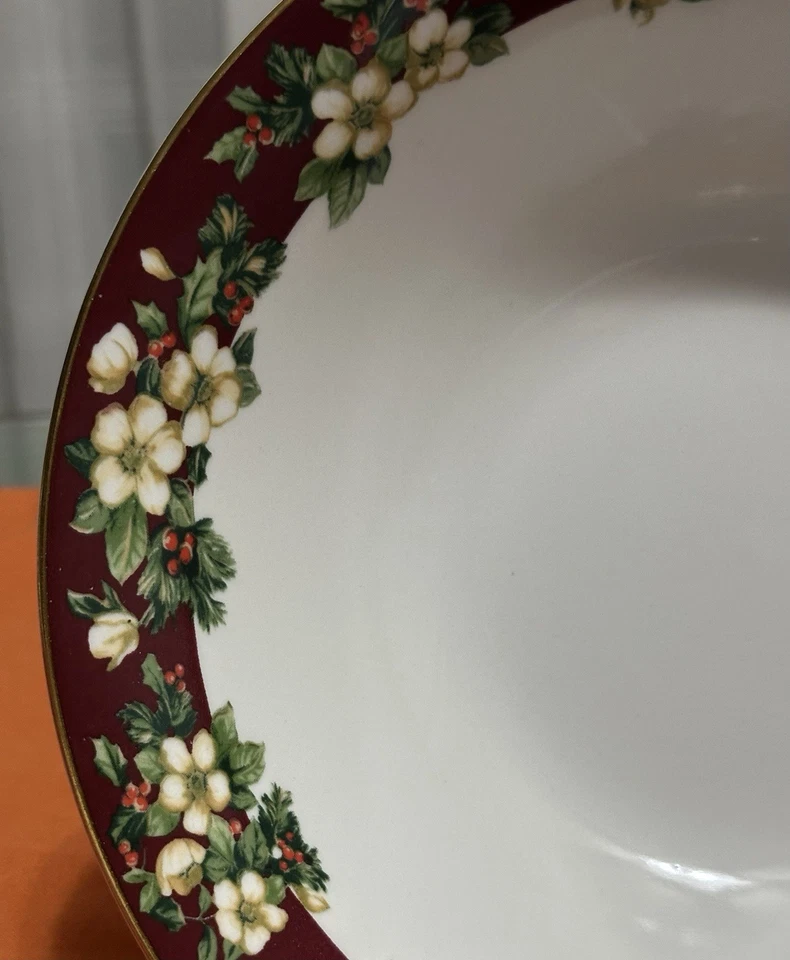 SplendorRed BySAKURA9.25 英寸圆形蔬菜碗白色花朵冬青红色 2002 - 2004 — 第 2/4 张图片