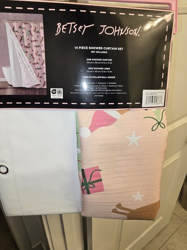 Rosa Betsey Johnson 14-teiliges Dackel Hund Urlaub Duschvorhang Set mit Einlage Neu mit Etikett - Bild 5 von 6