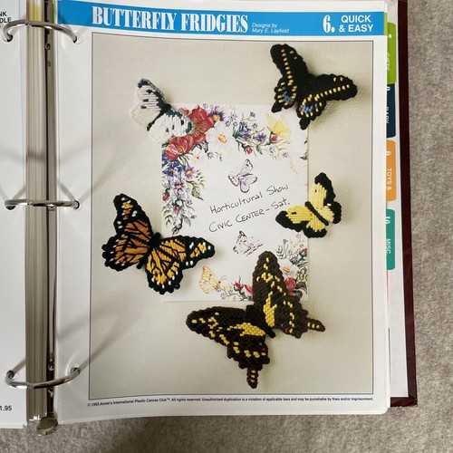 Annie's Attic International Plastic Canvas Club Binder With 124 Patterns - Bild 20 von 24