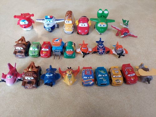 Disney Pixar Cars Flugzeuge Konvolut 23 Figuren Mini Racers Microdrifters