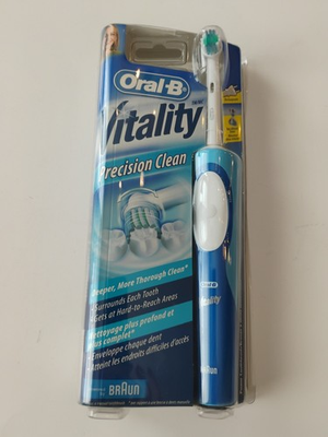 #ad NIB Braun OralB D12513 Vitality Precision Clean Electric Rechargeable Toothbrush $29.98