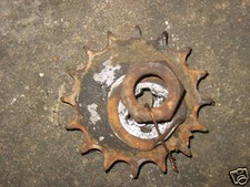 81 YAMAHA DT175 DT 175 FRONT SPROCKET