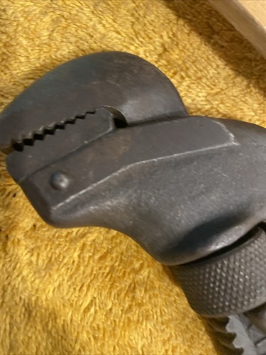 Ridgid Pipe Wrench Model E10 Heavy Duty Angeled Offset 10" Made in USA (T-33) - Picture 2 of 13