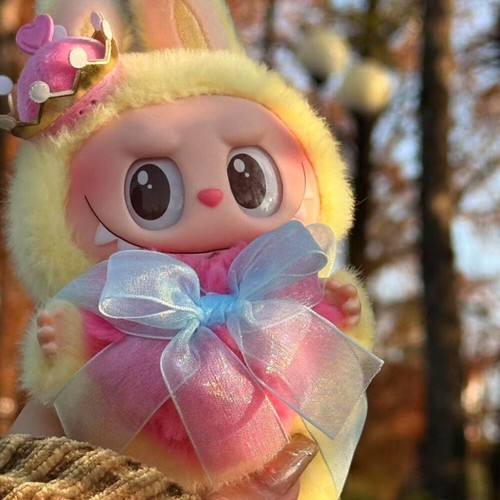 POP MART The Monsters Labubu Let's Checkmate Series - Macaron Plush Dolls Queen - Picture 9 of 10