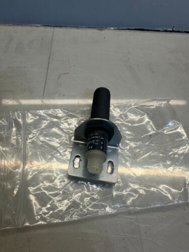 Automation Direct proximity sensor CK1-00-2H, NEW FREE SHIPPING - Picture 4 of 5