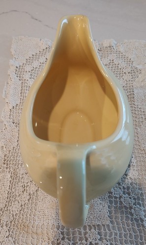 Vintage FIESTAWARE Homer Laughlin Pale Yellow Gravy Sauce Boat Made in USA - Picture 3 of 7