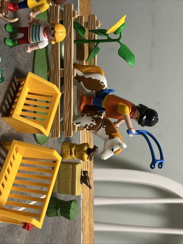 Playmobil 5877 Horse Stable Farm Superset Read! - Picture 3 of 12