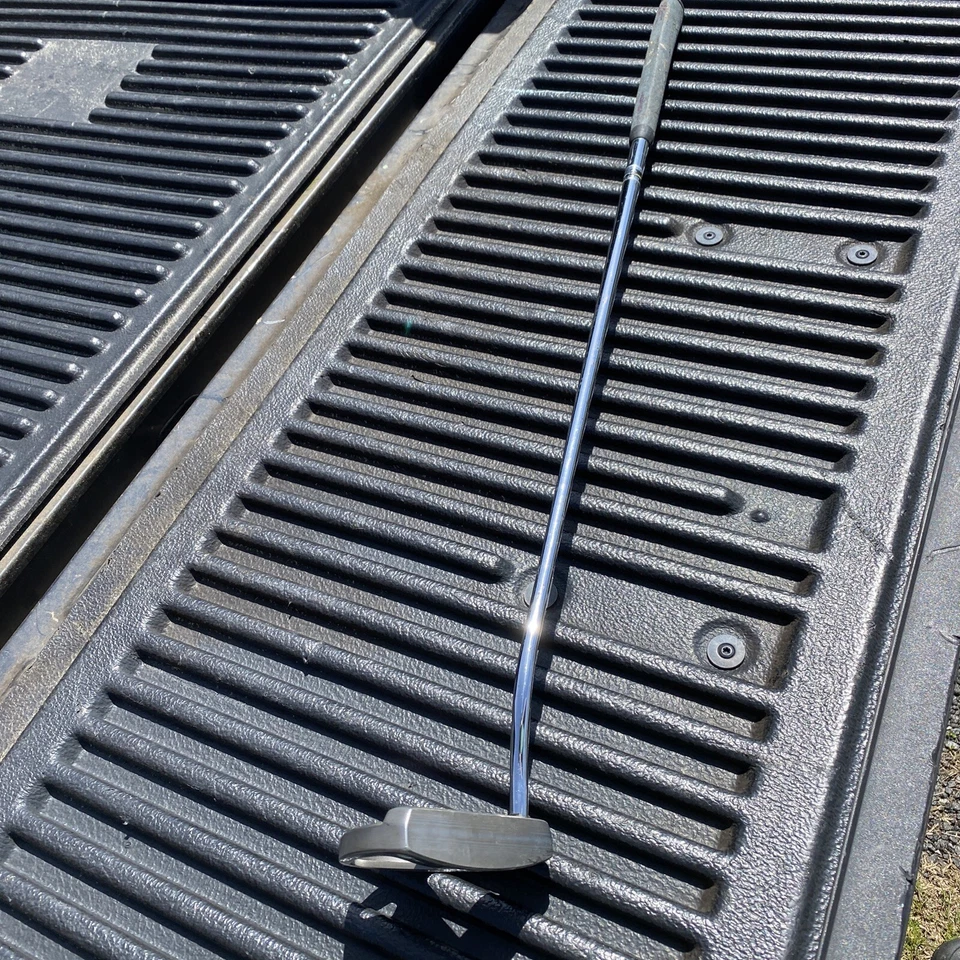 Women's Adams Golf Idea A30S Putter Right Handed Milled Face Right Handed 33” - Image 3 of 4