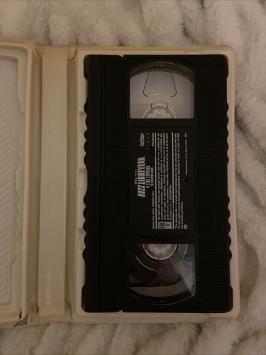 Buzz Lightyear of Star Command: The Adventure Begins (VHS, 2000) - Picture 4 of 6