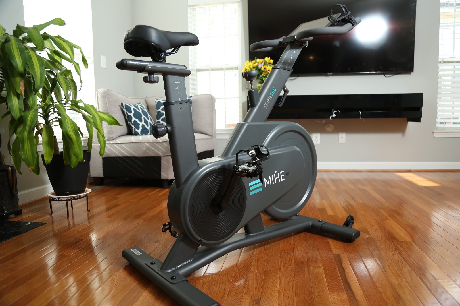 Brand New MIHE SPINX 900 Stationary Exercise Bike Dark Gray 