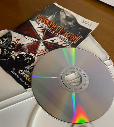 Resident Evil: The Umbrella Chronicles (Nintendo Wii, Capcom, 2007) CIB - Picture 3 of 4