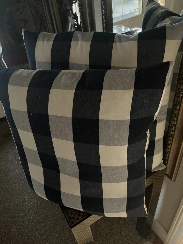Juego de 2 almohadas a cuadros azul gris blanco 22x22" ~ cremallera hobby lobby Foto 4 de 4