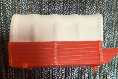 Lot of 4 - Vintage - Plastic Western Wagon Figures Some With Horse Hookups - CC2 - Picture 2 of 6