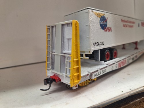 ROUNDHOUSE H0 60FT CUSTOM NASA BULKHEAD FLAT CAR & LOAD - Picture 4 of 10