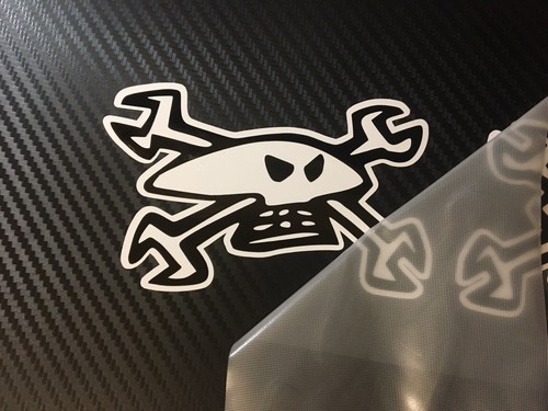 (X2) Adesivi logo cranio Guy Martin Decalcomanie Van Car Bici Bumper LUCIDI NERO/BIANCO - Foto 5 di 8