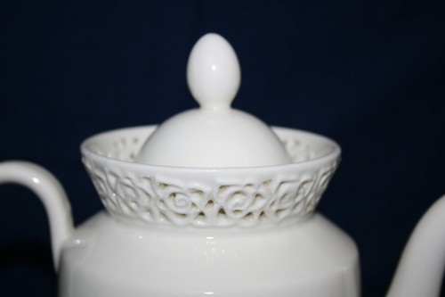 Vintage Coffee Pot by I. Godinger & Co. in the Cream Lace Pattern 1990s Teapot - Picture 7 of 10