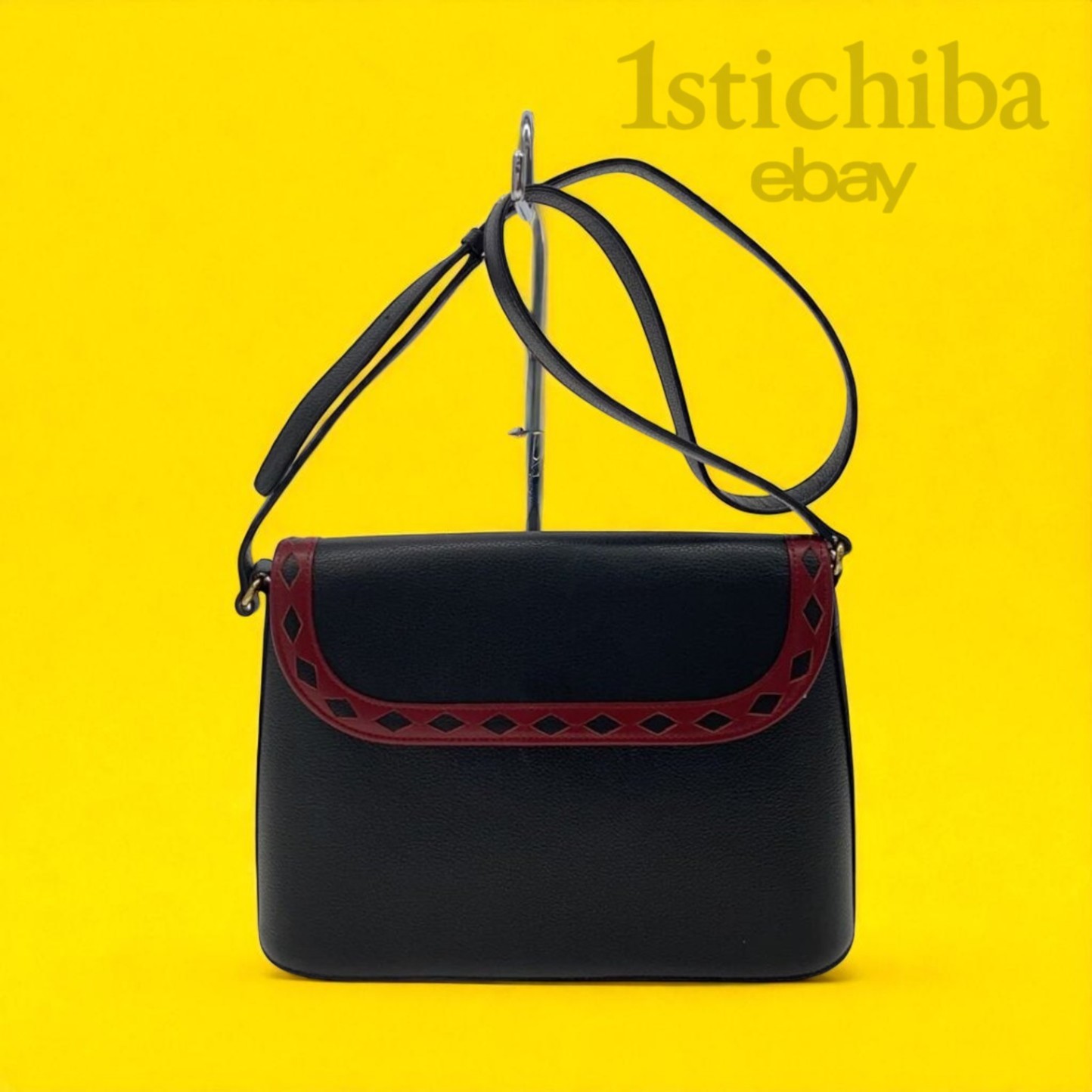 Borsa a tracolla Yves Saint Laurent piatta in pelle nera usata