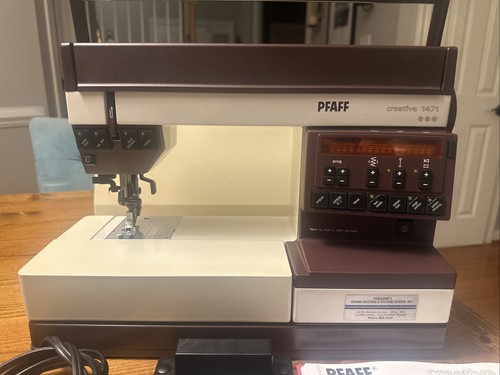 PFAFF Creative 1471, Case, Manual, Power cord, Pedal WORKS GREAT Serviced!! - Picture 2 of 18