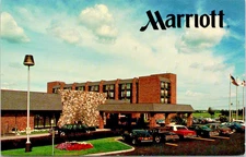Postcard Rochester New York The Marriott Thruway Hotel Vtg Autos in Parking Lot