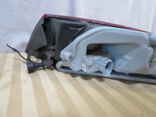 11 12 13 14 15 Audi TT OUTER CORNER QTR MTD Tail Light Lamp Left DRIVER Side OEM - Picture 7 of 10