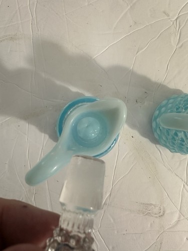 2 Vintage Fenton Blue Hobnail opalisierendes Öl Essig Flaschen mit Stopfen - Bild 4 von 6