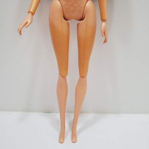 Barbie Fashionistas Raquelle Puppe Color Series 2012 X7872 Akt Gelenk  - Bild 4 von 12