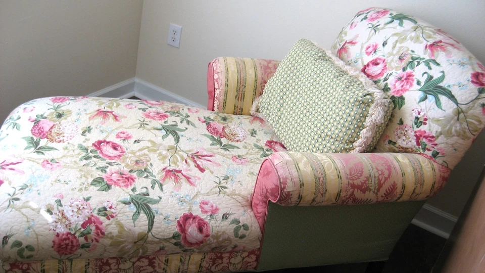 Chaise lounge acolchado (53"L.) Foto 2 de 4