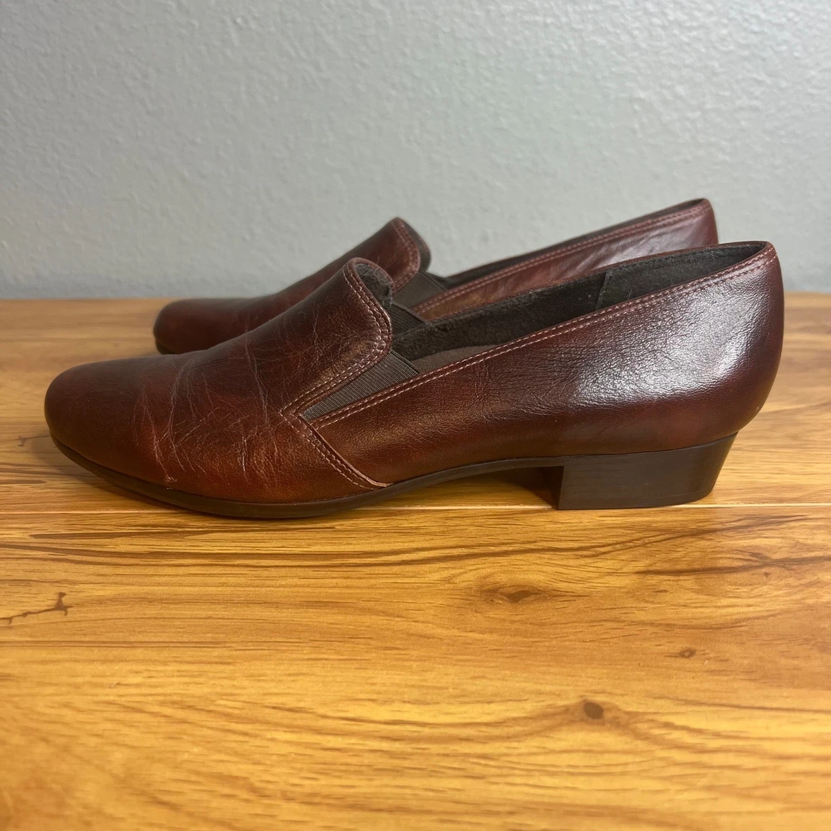 Munro Gryffin women’s Brown Leather Bit Slip-On Loafers. NWOT Munro Loafer Flats for Women for sale | eBay main image 2