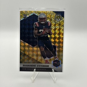 2021 Panini Mosaic #337 Rhamondre Stevenson Prizm Reactive Yellow RC
