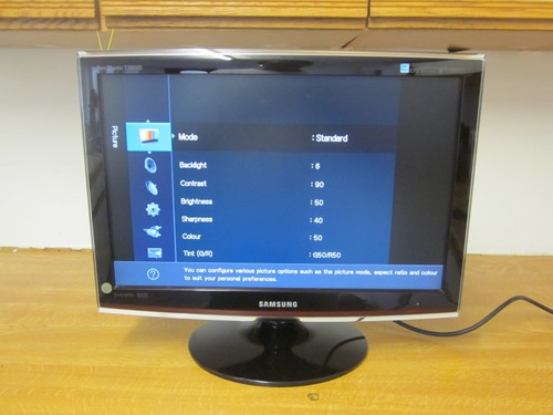 Samsung SyncMaster T200HD TV 20" Screen size, which has been previously used. - Picture 2 of 15