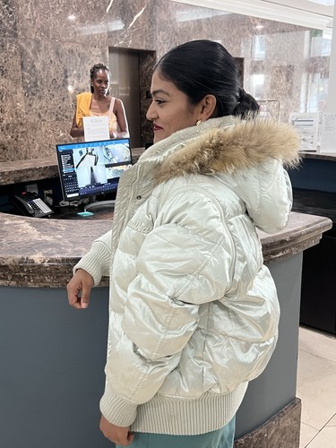 Vintage Rocawear Silver DUCK DOWN Jacket Size Small Women Fur Detectable Hood - Bild 17 von 18