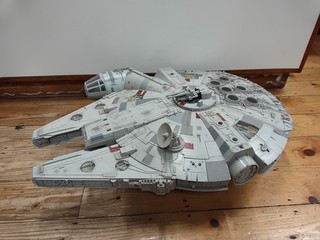 Star Wars Millennium Falcon 2008 Hasbro Legacy Collection