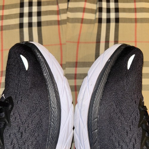 Tenis para correr Hoka One One Clifton 8 anchos para mujer 10D negro blanco 1121375 BWHT - Imagen 13 de 17