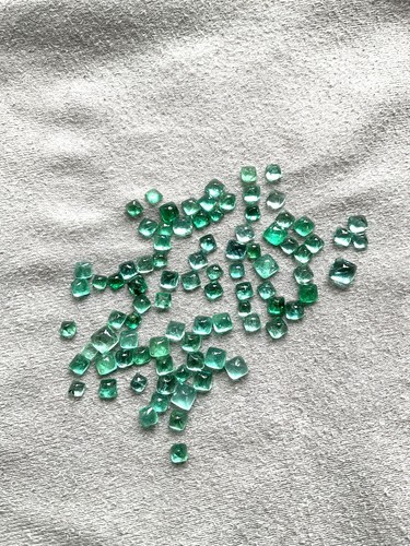 Cabujón pan de azúcar esmeralda de Zambia de 27,19 quilates para joyería fina gemas naturales - Imagen 3 de 8