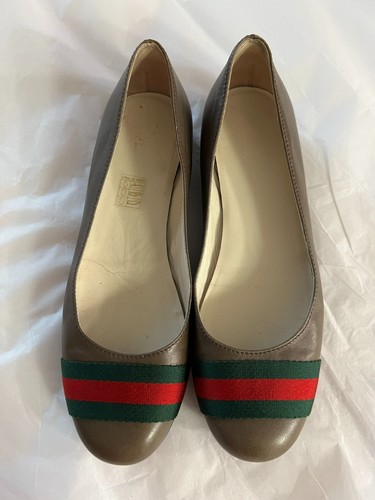 Planos planos de cuero marrón oliva claro para mujer Gucci. Talla EU 36/US 6. - Imagen 2 de 12