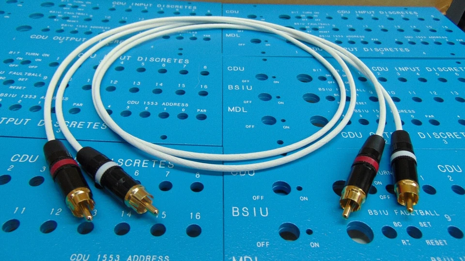 Low Capacitance RCA Audio Interconnect Cables 1 Meter 1965 vintage SPC 16.2pf/ft - Image 4 of 4