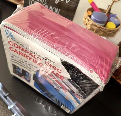 Vintage 80s Softie Brand Nylon Compact Disc Pink 32ct Carrying Case Prop NOS - Bild 2 von 6