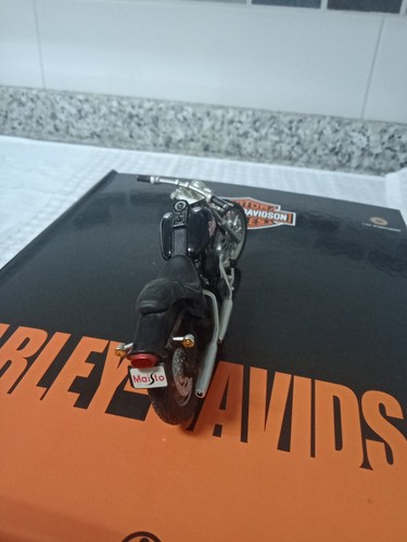 MOTO HARLEY DAVIDSON MAISTO 2000 FXSTB NIGHT TRAIN 1/18 - Imagen 5 de 5