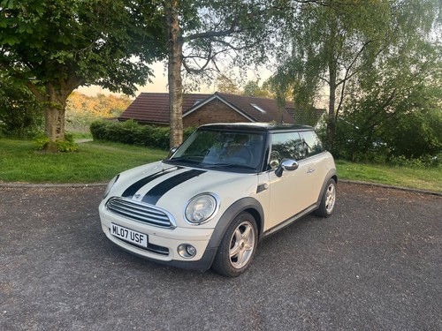 Mini Cooper 1.6 Petrol 3 Door Hatchback - Picture 2 of 19
