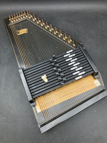 Oscar Schmidt 12-Tasten/36 Saiten Autoharp Looks/Sounds Good Needs Cleaning/Tuning