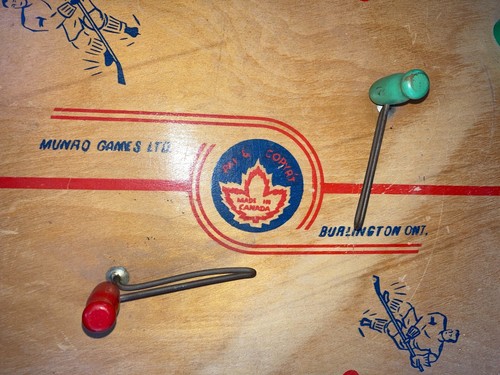 RP3708 Vtg Munro Games Burlington Pinball Style Wooden Tabletop Ice Hockey Game - Foto 2 di 9