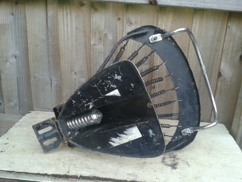 VESPA V50 90 100 SMALLFRAME ? EINZELSITZ SATTELGESTELL VORNE IN GEBRAUCHTEM ZUSTAND