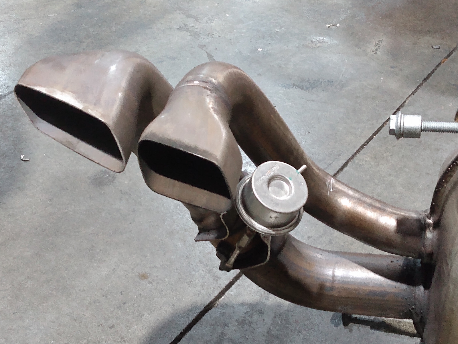 2017 Audi R8 V10 Spyder OEM Exhaust Muffler System / PN: 420 251 609 L